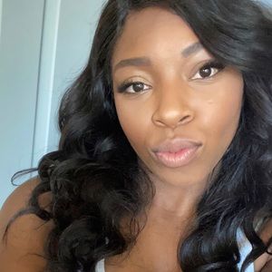 Meet your Posher, Alycia